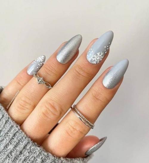 Освещение для подчеркивания деталей и яркости маникюра используется. 02