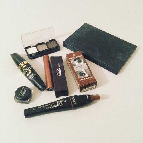 Продам абсолютно новую косметику и бижутерию по очень низким ценам! 08 Продам абсолютно новую косметику и бижутерию по очень низким ценам! 08