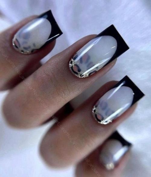 Маникюр осеннего сезона может быть креативным и выразительным, отражая теплые и естественные оттенки, характерные для этого периода. 02