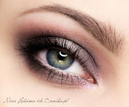 Нежный макияж, отлично подойдет и в качестве вечернего макияжа! 08