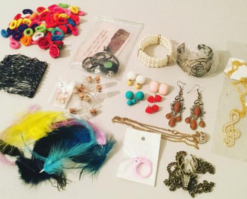 Продам абсолютно новую косметику и бижутерию по очень низким ценам! 06 Продам абсолютно новую косметику и бижутерию по очень низким ценам! 06