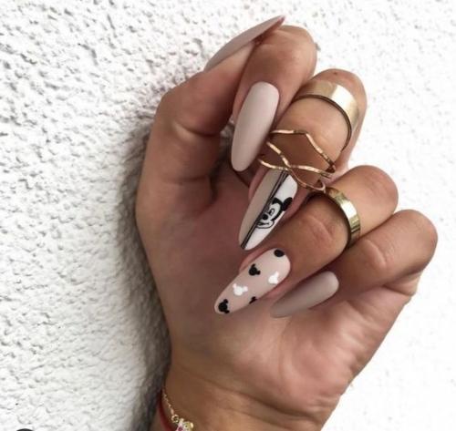 Маникюр на длинных ноготках. 02