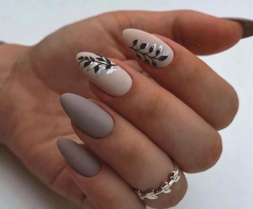 Маникюр на длинных ноготках. 03