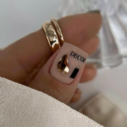 Маникюр с эффектом Капельки Дождя или кристаллический придает ногтям блеск и волшебство. 04