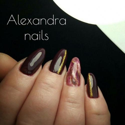 Анонимно.  Всем привет, занимаюсь ногтями с окончания курсов около 3 месяцев. 01