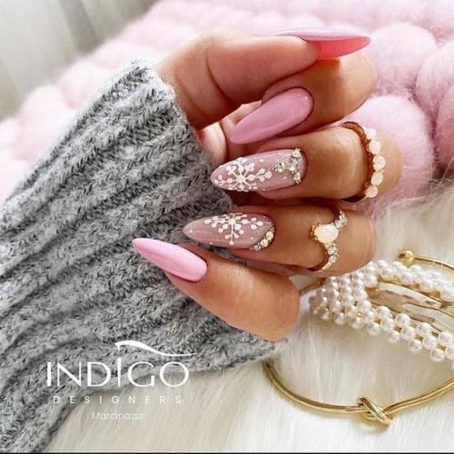 Ищете лучшие идеи новогоднего маникюра 2022? 03