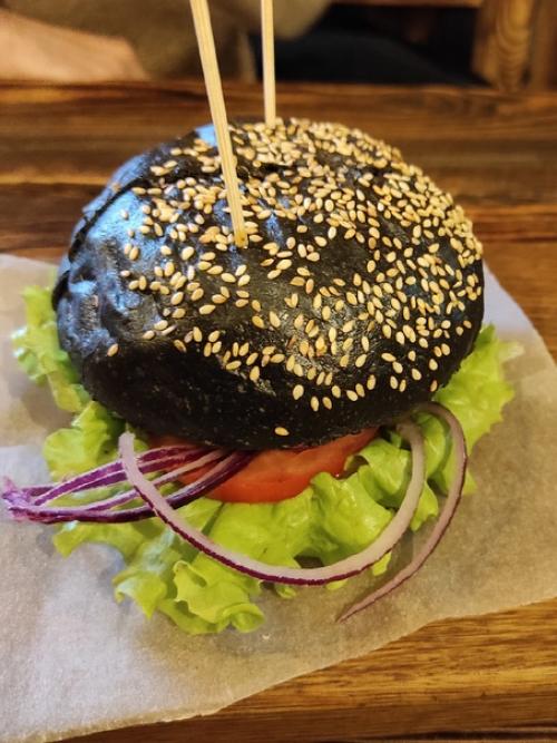 Про Мясную Заправку мне мой мастер маникюра рассказала. 02