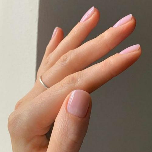 Маникюр в естественных тонах (однотонный) или как его еще называют нюдовый - весьма легкий, ненавязчивый и утонченный. 01