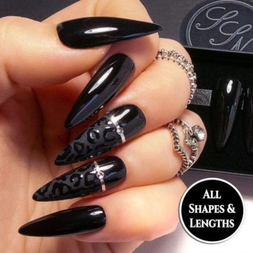 Лучшие идеи для праздничного маникюра. 06