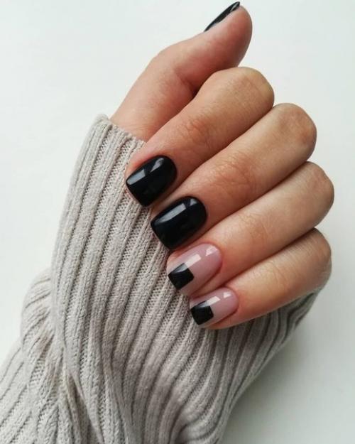 Короткие ногти в черном цвете. 05