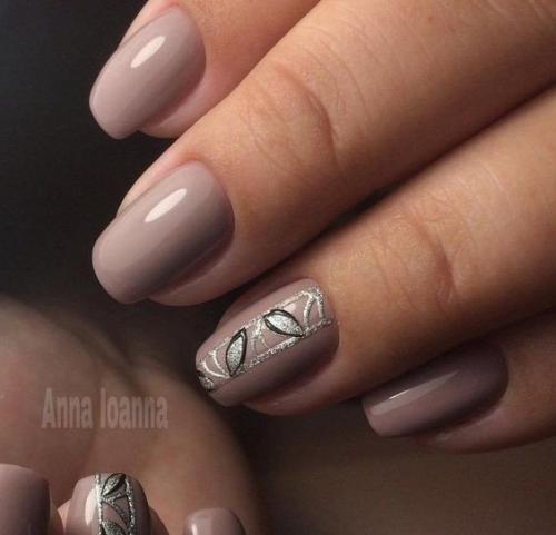 Нюдовый маникюр 2023: на короткие и длинные ногти. 01