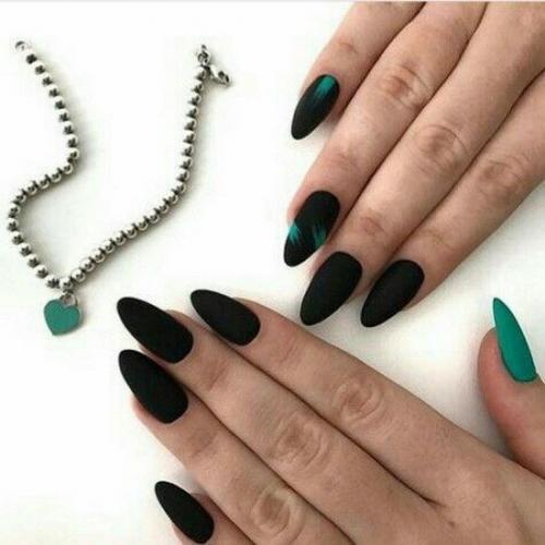 Примеры того, как стильно могут выглядеть обычные вещи в черном исполнении. 07