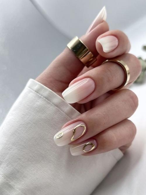 Нюдовый маникюр 2023: на короткие и длинные ногти. 09