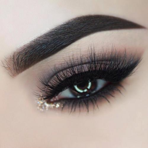 Какая девушка не любит красивый макияж и ухоженный маникюр! 02