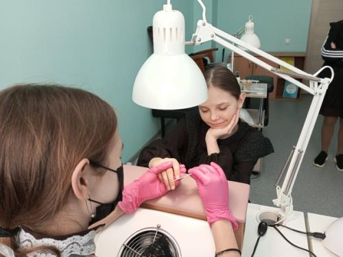 В рамках проекта Билет в Будущее у ребят есть возможность сконструировать свою образовательную деятельность при выборе будущей профессии. 01