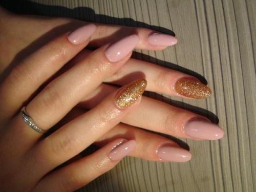 Девушки!  Спешите записаться на шеллак и наращивание ногтей! 04