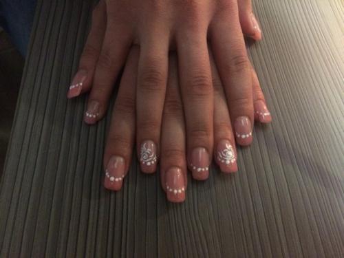 Девушки!  Спешите записаться на шеллак и наращивание ногтей! 03