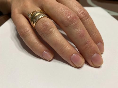 Красивые руки всегда внимание окружающих людей привлекают. 02