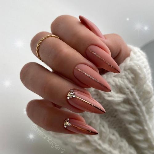 Главным трендом рисунков на ногтях в весеннем сезоне 2021 и даже 2022 станут веточки, листочки, а также и лица в дизайне ногтей eye see you. 05