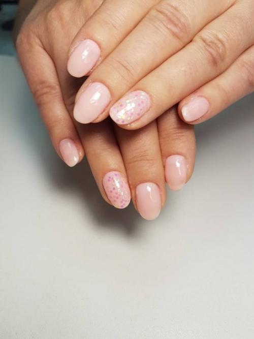 Все еще делаете маникюр дома? 02