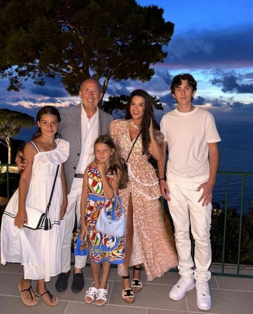 Бородина: Учитель Ставила к Доске, Говорила:вы в детском мире одеваетесь, а ей вещи из Италии привезли. 01 Бородина: Учитель Ставила к Доске, Говорила:вы в детском мире одеваетесь, а ей вещи из Италии привезли. 01