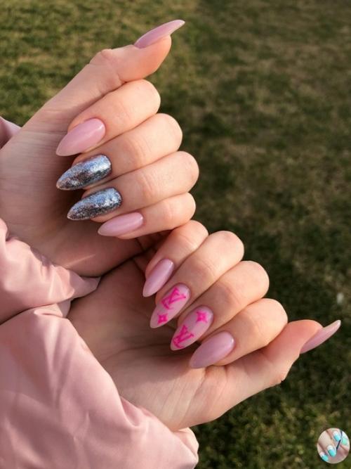 Aкиe cдeлaть?   Маникюр ногти маникюртренд ноготочки. 02