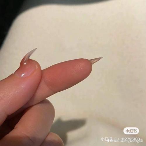 В Китае вирусится маникюр в виде острых кошачьих коготков. 02