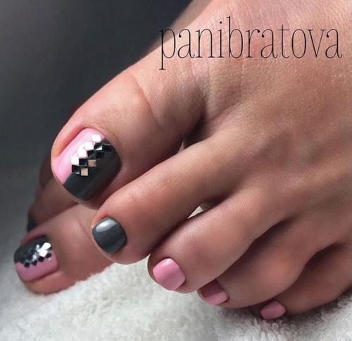 Педикюр с камифубиками. 07