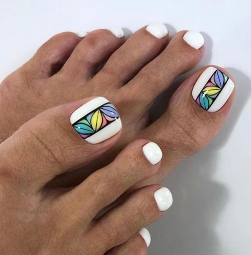 Идеи летнего педикюра в белом цвете. 02