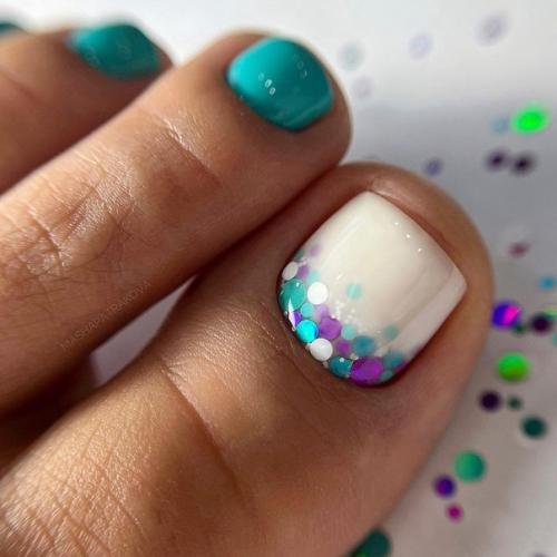 Педикюр с камифубиками. 09