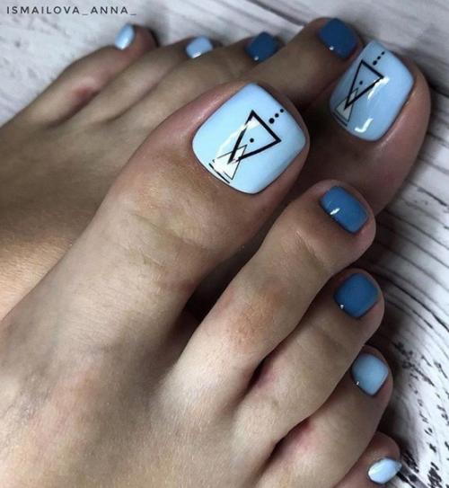 Педикюр с геометрией. 07