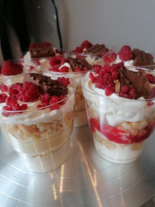 Выпечка.  Не, это не моё - так я утверждала, когда занималась маникюром. 04