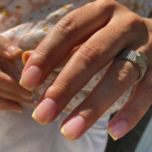 Подборка маникюра на короткие ногти, в однотонном цвете. 05