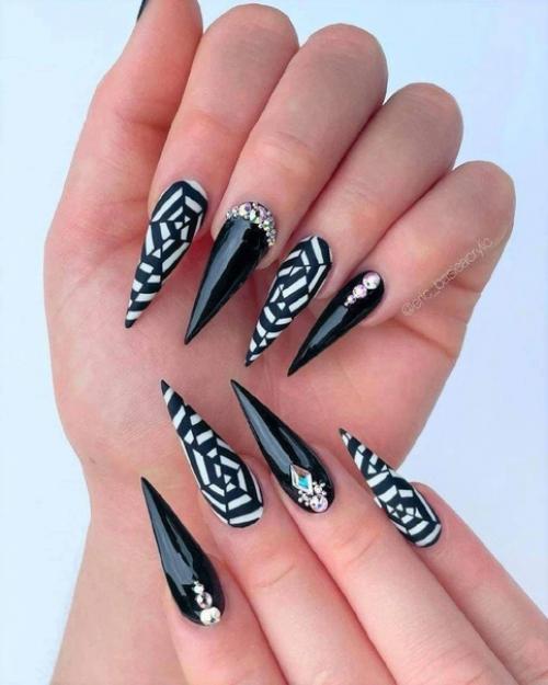 Идеи маникюра, для любителей темных ноготков. 09