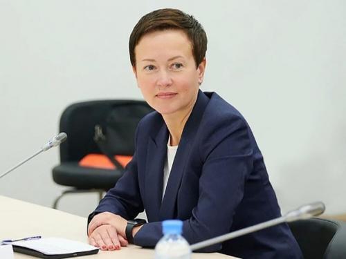 Зная мою любовь к разборам гардеробов политических женщин, вы сказали мне, что самая стильная живёт у нас в калужской области. 03 Зная мою любовь к разборам гардеробов политических женщин, вы сказали мне, что самая стильная живёт у нас в калужской области. 03