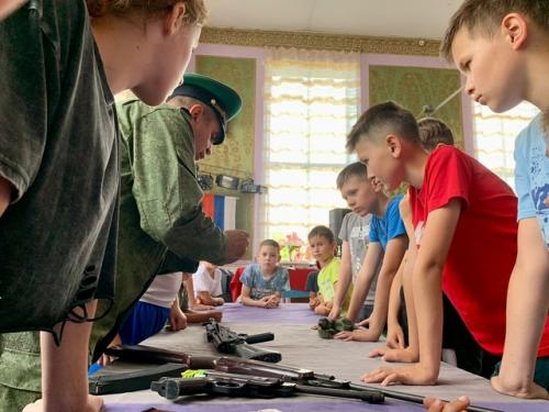 Занятия в летнем лагере всестороннего развития продолжаются. 01