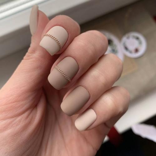 Утончённый нюд - идеальный выбор, если хочется изящности без перегрузки. 03