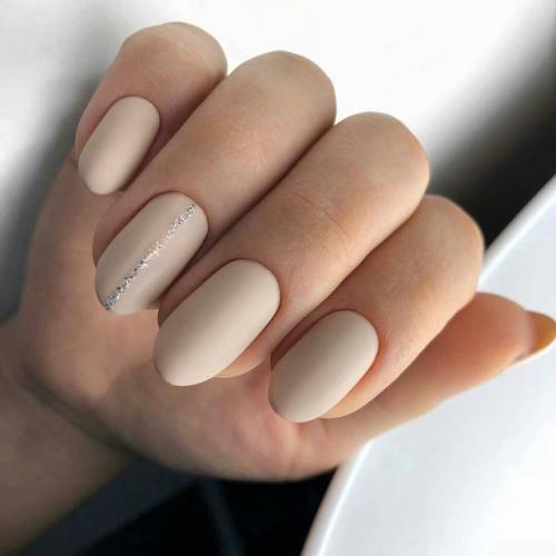 Утончённый нюд - идеальный выбор, если хочется изящности без перегрузки. 01