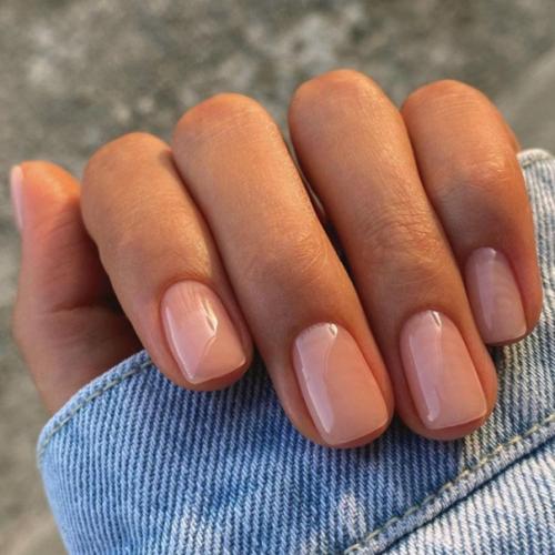 Подборка маникюра на короткие ногти, в однотонном цвете. 04