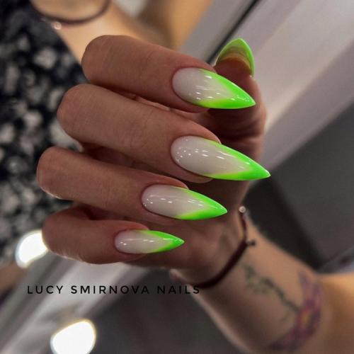 А вам нравиться салатовый маникюр? 06