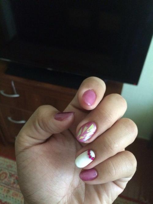 Привет девочки!  Занимаюсь покрытием ноготков 3 месяца хотелось бы услышать мнения мастеров. 04