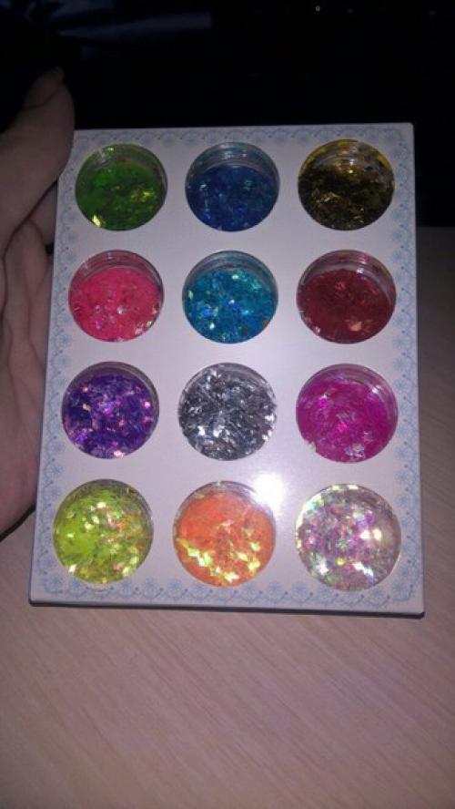 Помогите пожалуйста.  Покидайте дизайны с шестигранниками, четырёхгранниками и блестками. 02