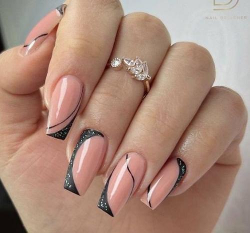 Маникюр на длинные квадратные ногти. 01