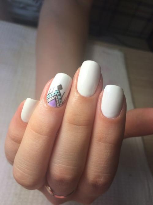 Занимаюсь покрытием ноготков чуть меньше полугода. 01