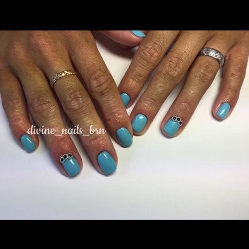 Девочки?  В том случае, если можно и критики и советов? 06