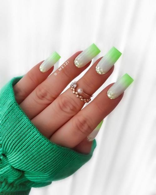 А вам нравиться салатовый маникюр? 03