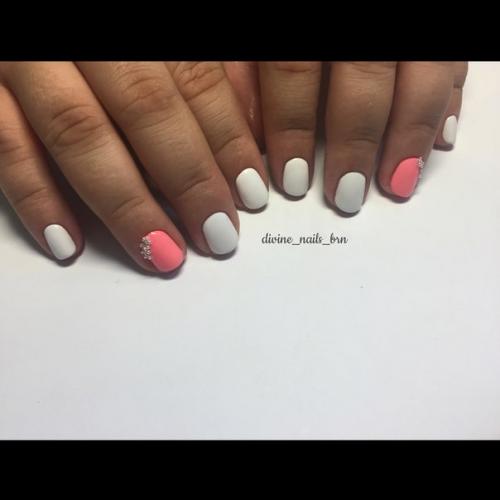 Девочки?  В том случае, если можно и критики и советов? 01