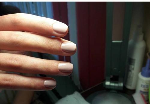 Выслушаю критику.  Занимаюсь пол года, окончила курсы по обычному маникюру, гель - лак освоила сама, выравнивание нп еще в процессе. 06