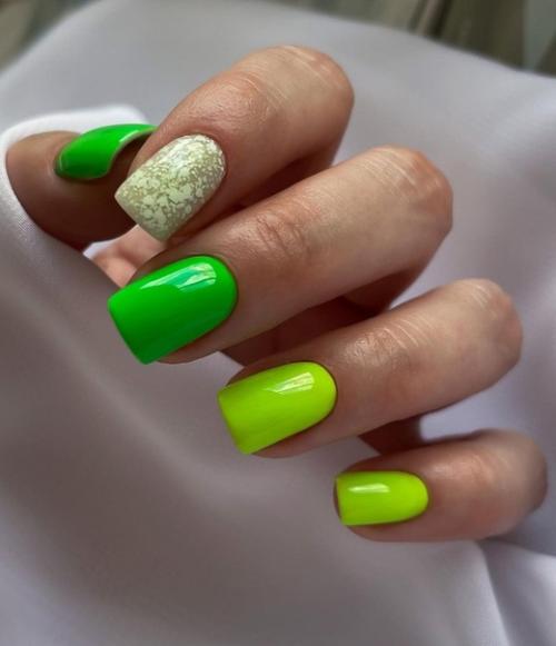 А вам нравиться салатовый маникюр? 02