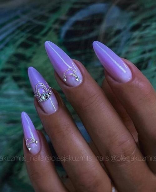 Использование негативного пространства на ногтях - это инновационный подход, который позволяет создать уникальные композиции. 08